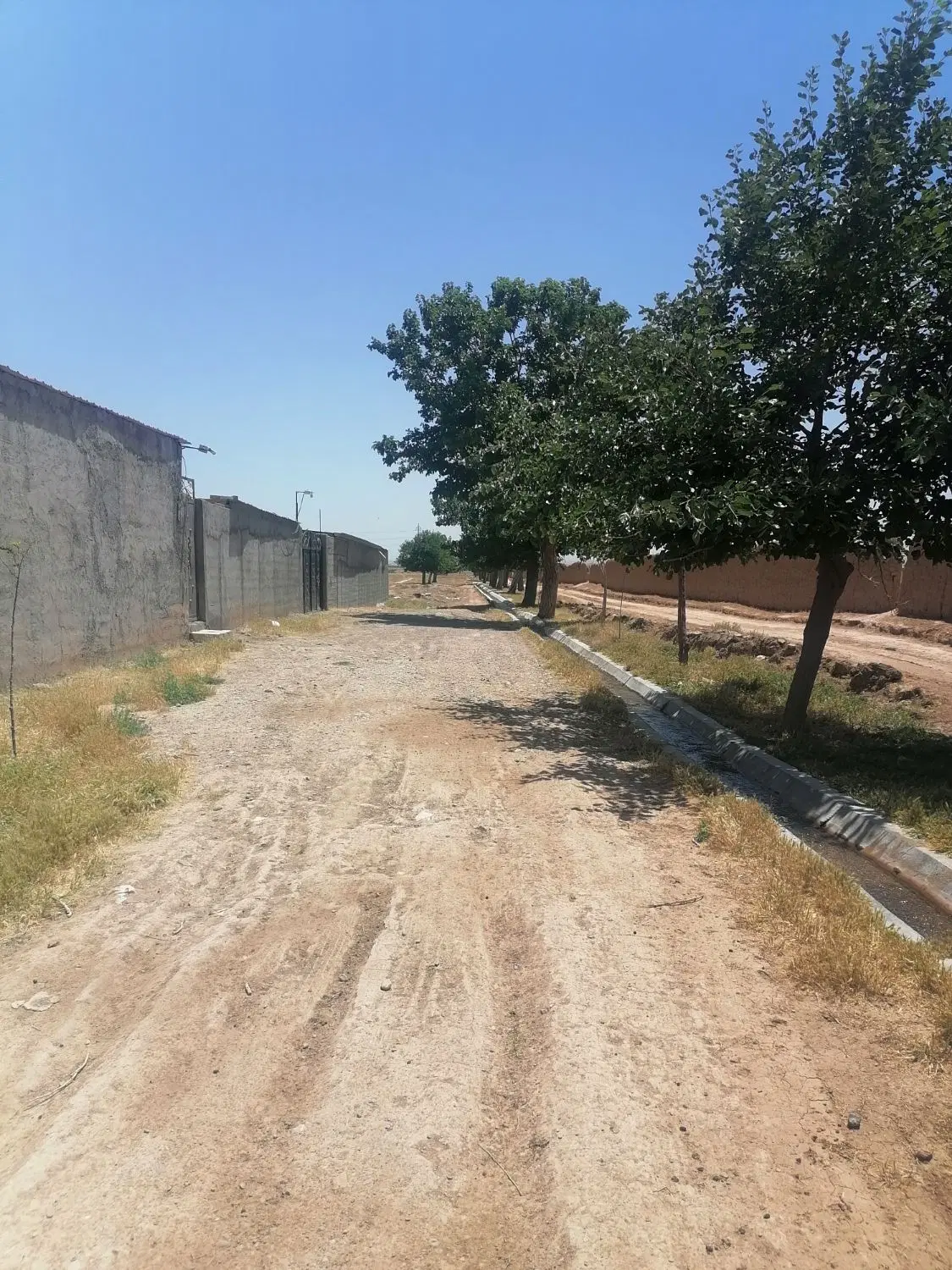 زمین فروشی کشمیری 19 روستای قصر