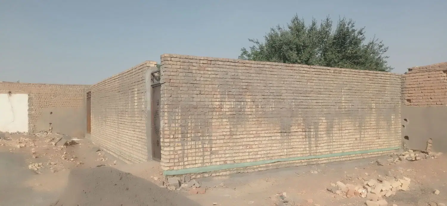 140متر منزل نیمه کاره شهر قنوات