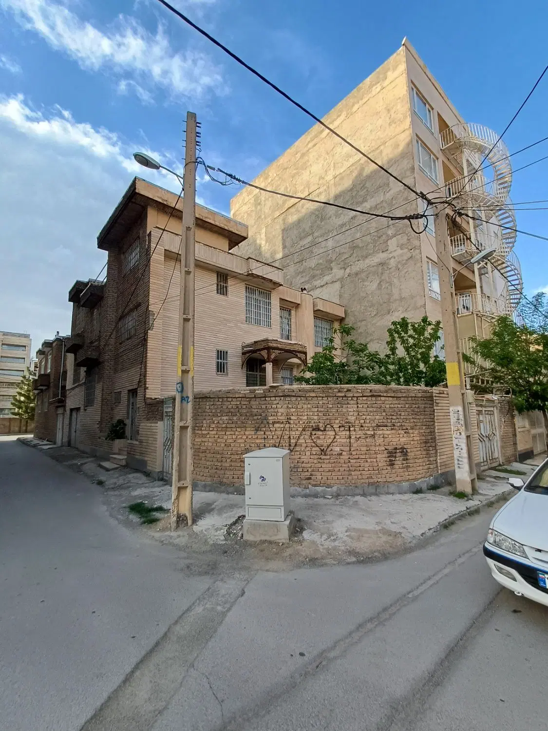 ۲۳۰ متر  سنگی