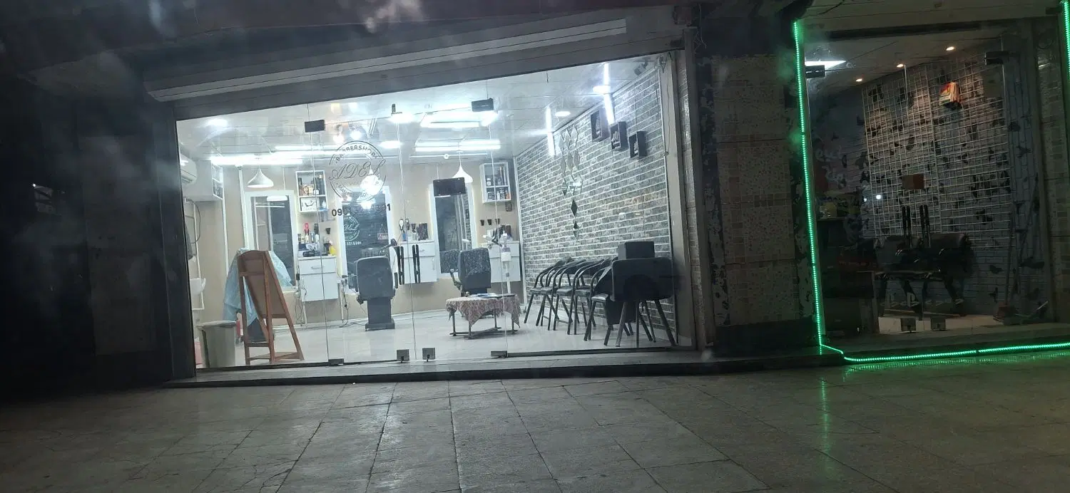 یک باب مغازه رهن و اجاره داده می‌شود