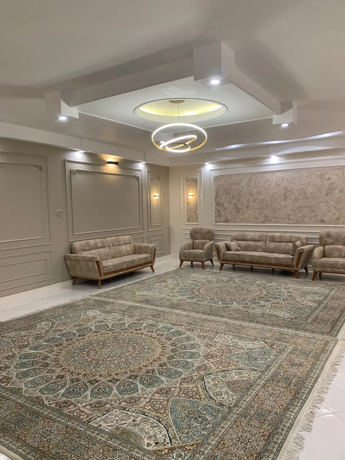 باغ و ویلا شاهنامه ۷۶