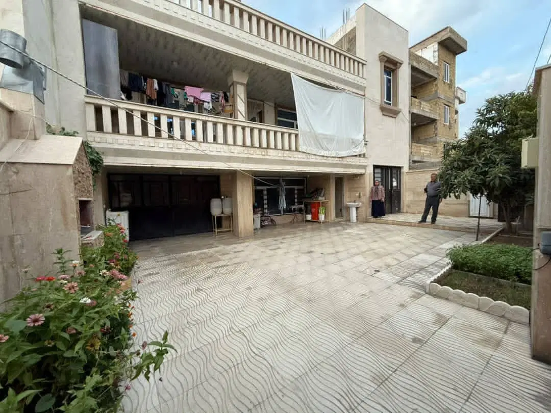 مشارکت در ساخت زمین ۳۰۰ متری شرف اباد
