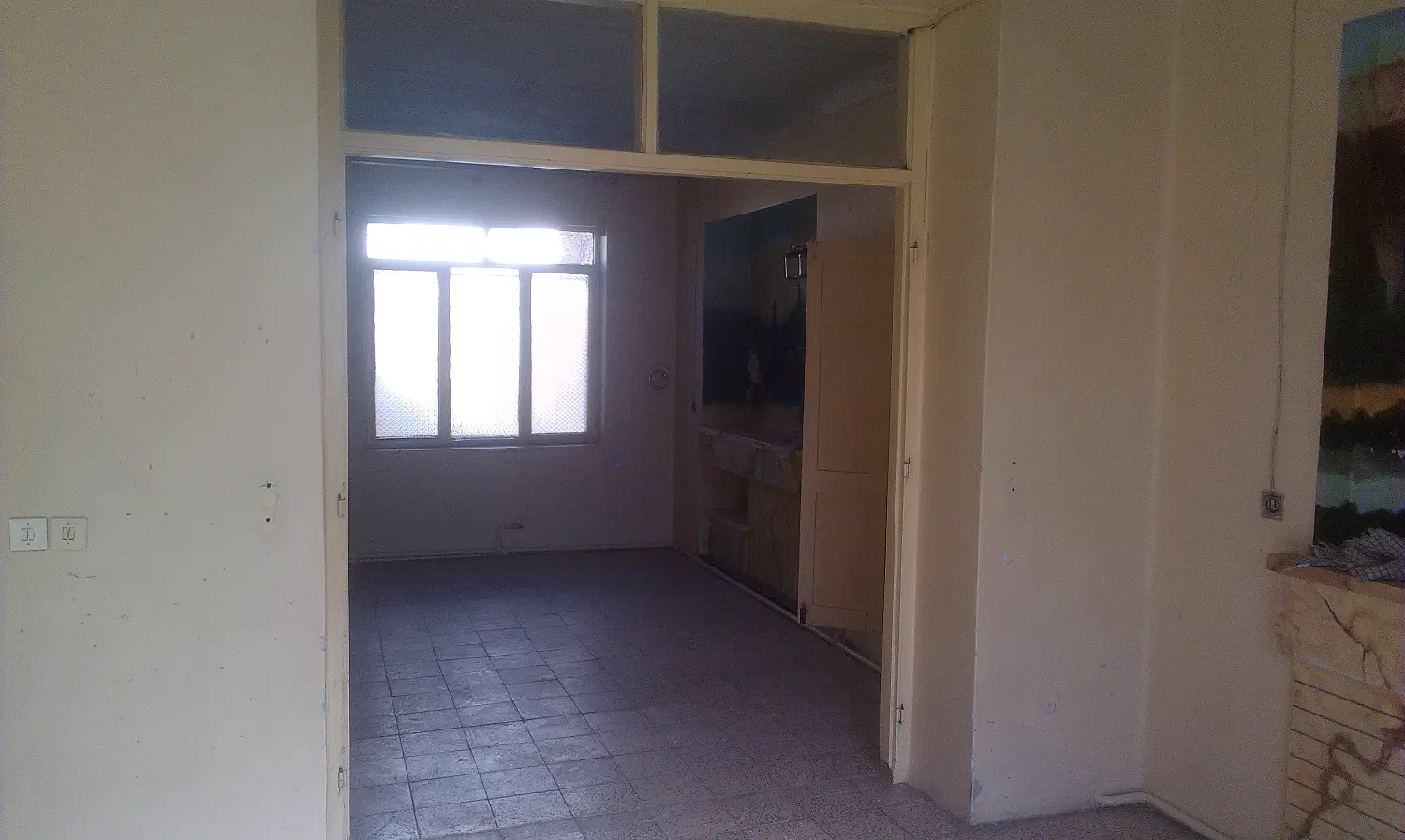 خانه حیاط دار ۱۲۲ متری دوطبقه و نیم