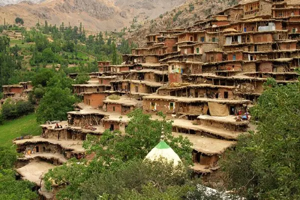 روستای گردشگری وخصوصی در دل کوه باقران
