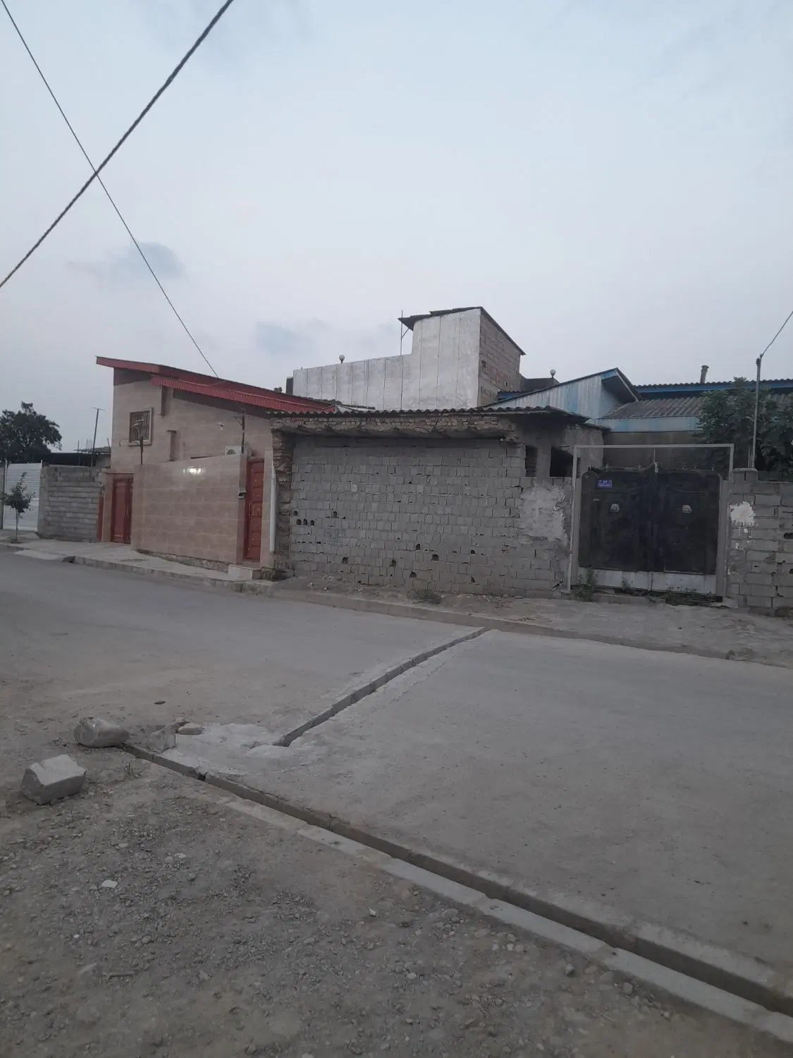 خانه نیمه کاره