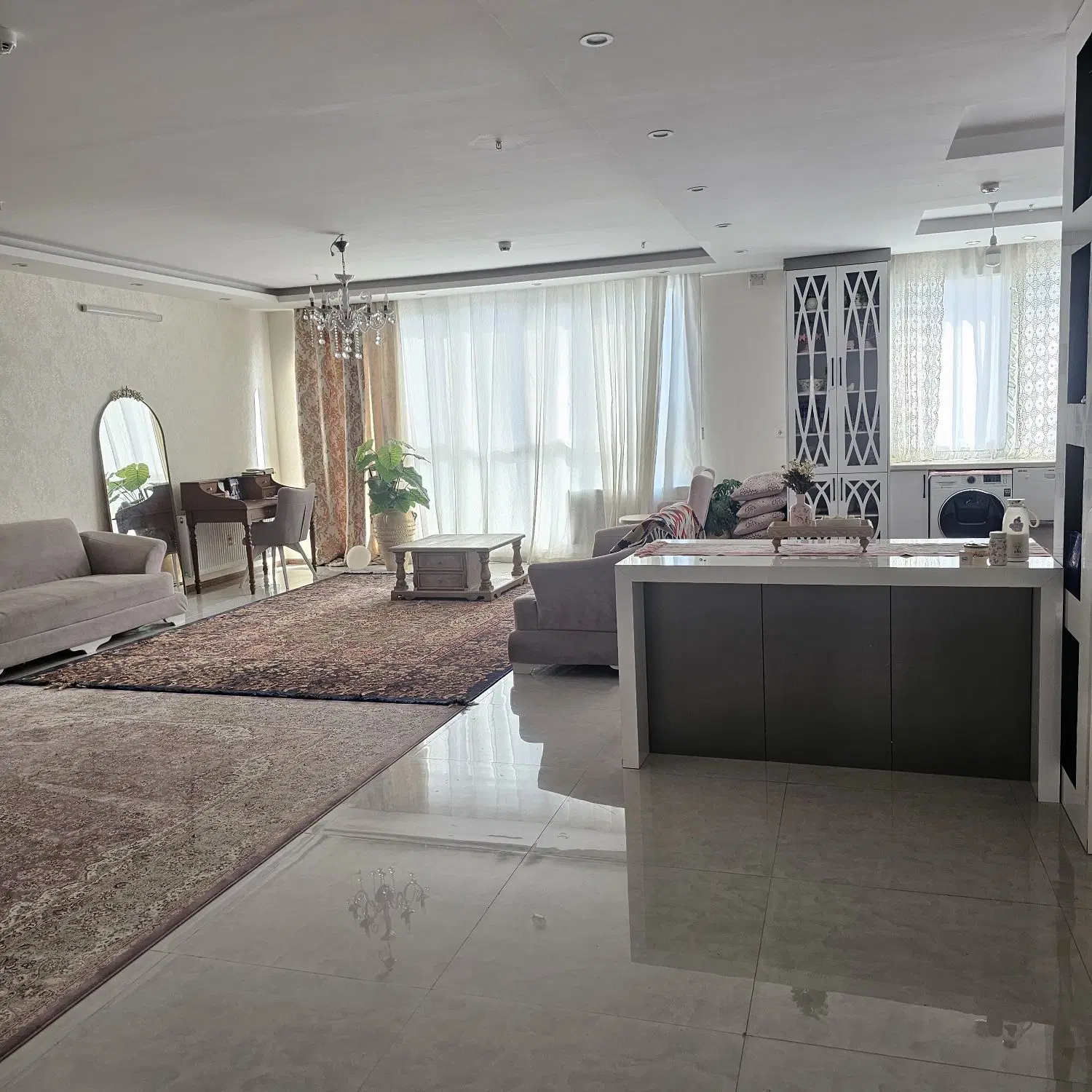 ویلایی ۲۵۰ متری با تجاری
