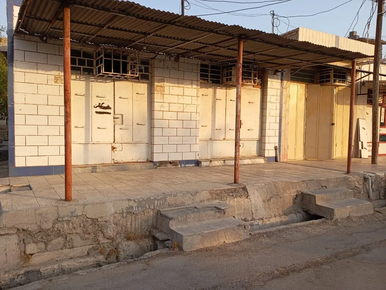 فروش2باب مغازه کوی گلستان بعد از تاکسی حافظ