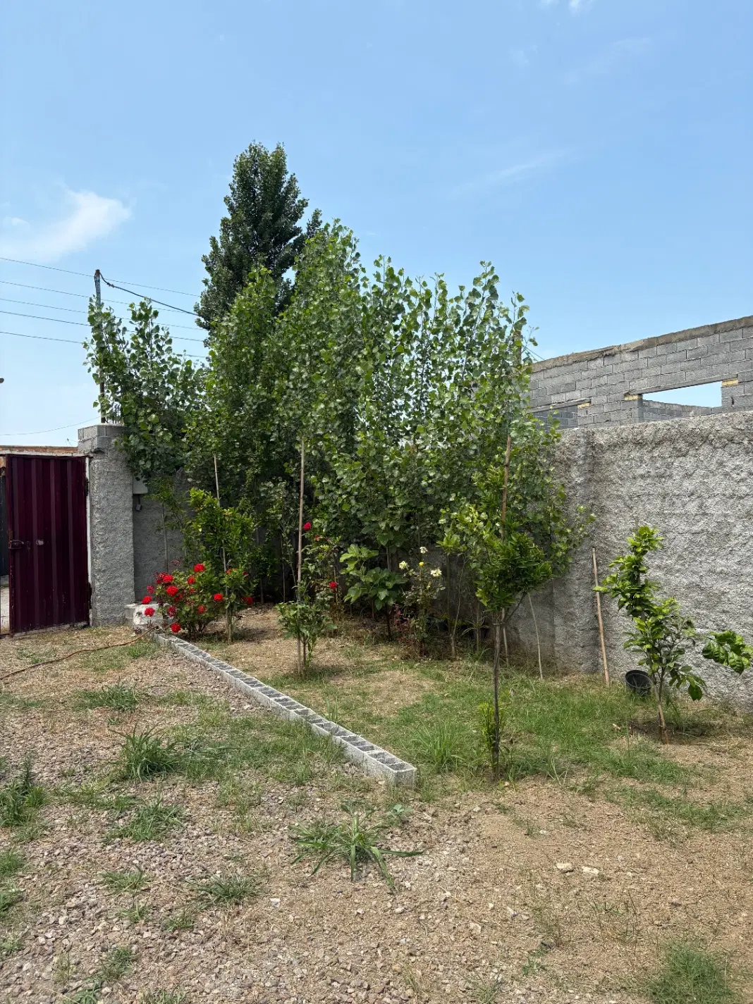 زمین چهاردیواری