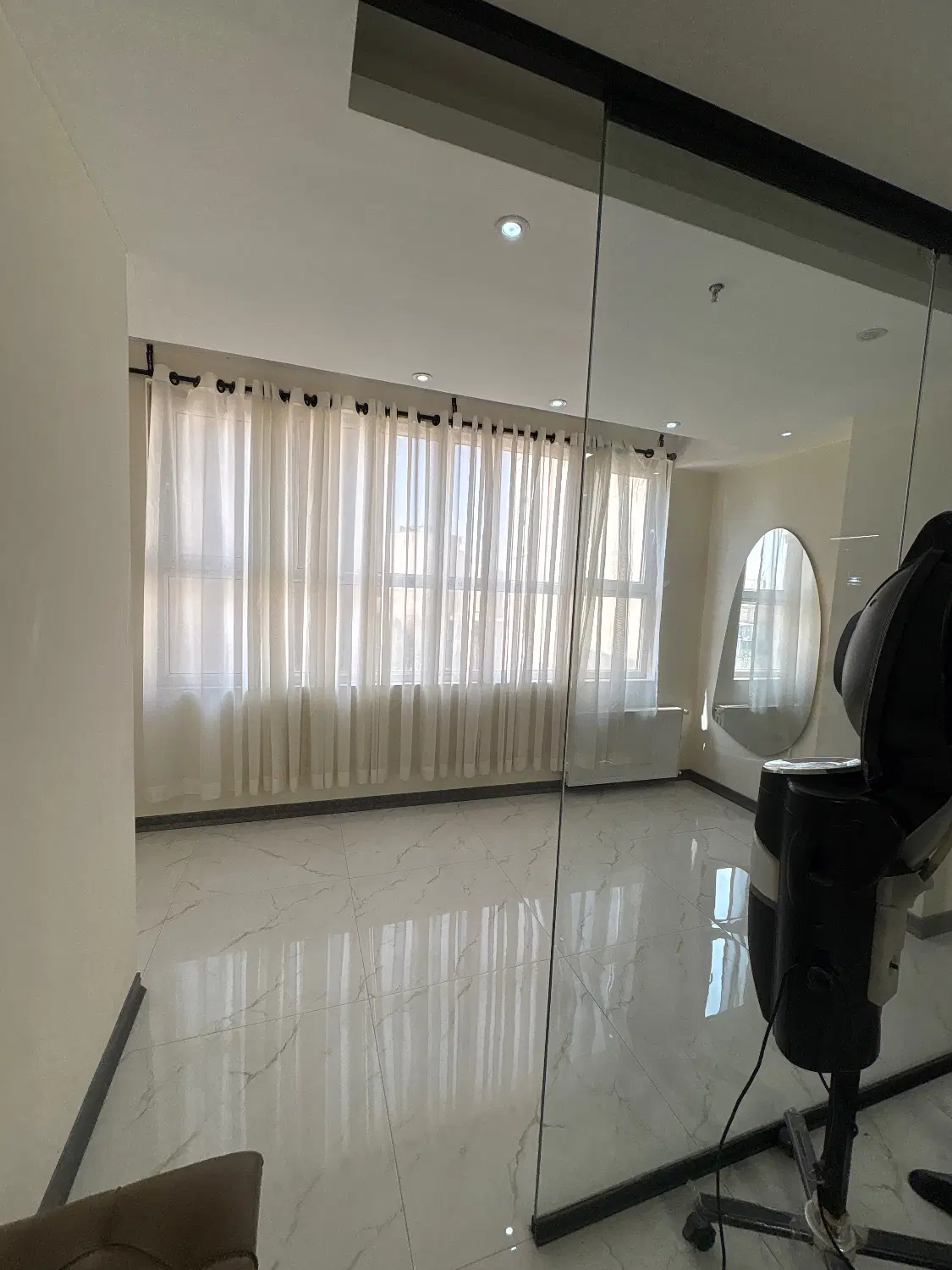 اجاره اتاق ،میز ناخن،تخت مژه ،تخت فشیال
