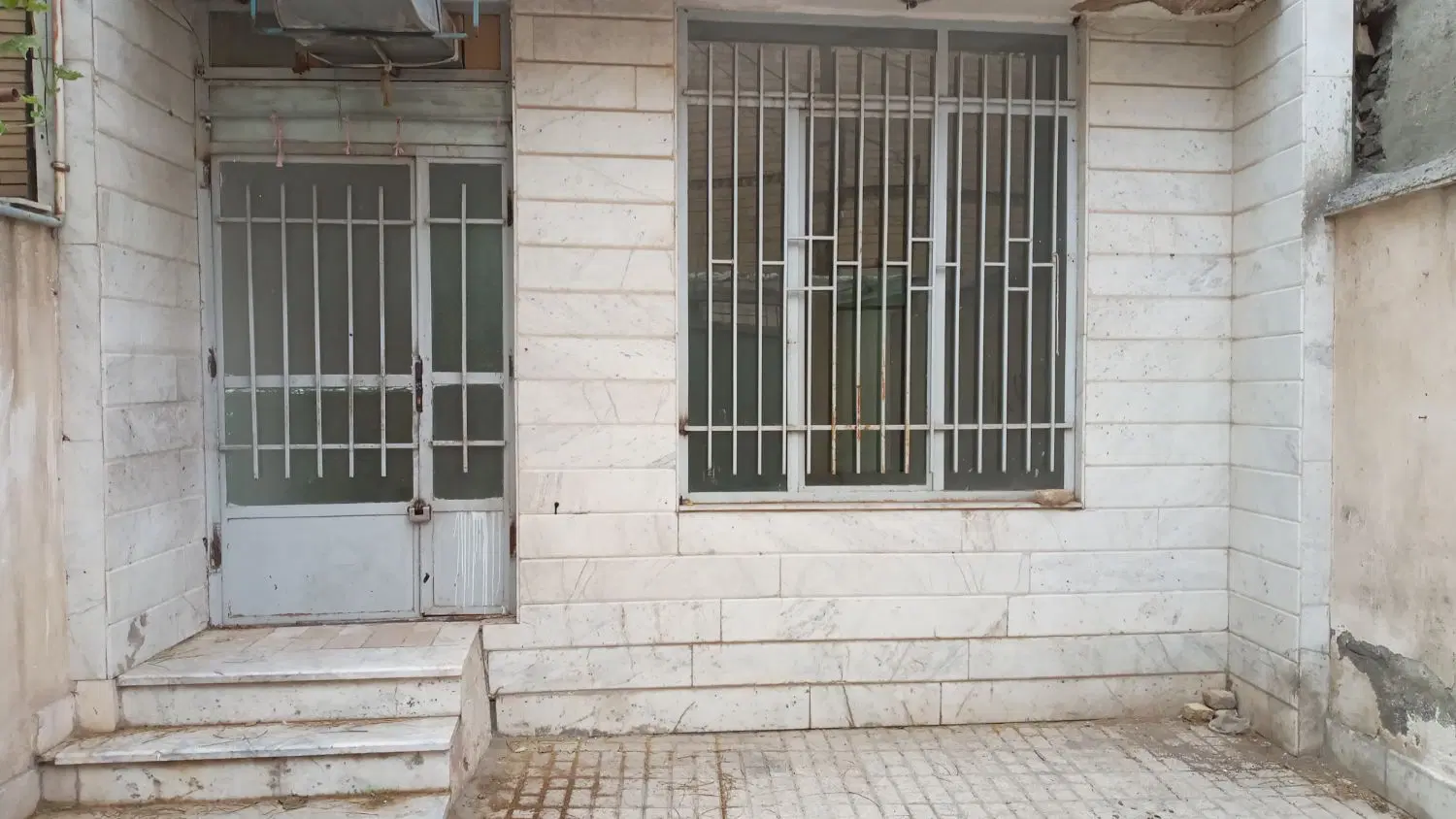 خانه ویلایی ۱۱۵متر فروشی توس ۷۰ خیابان زمان
