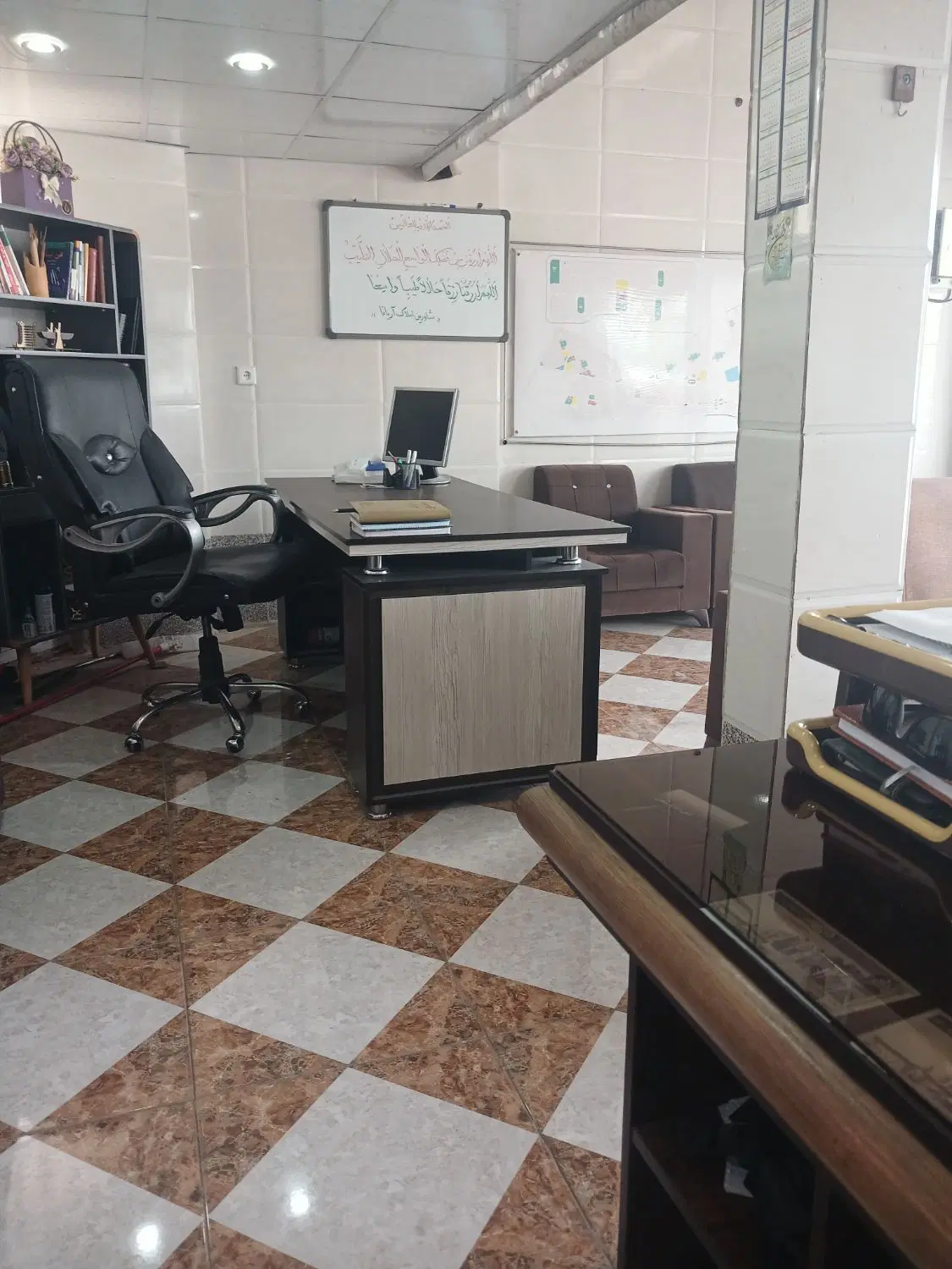 طبقه بالا با پارکینگ