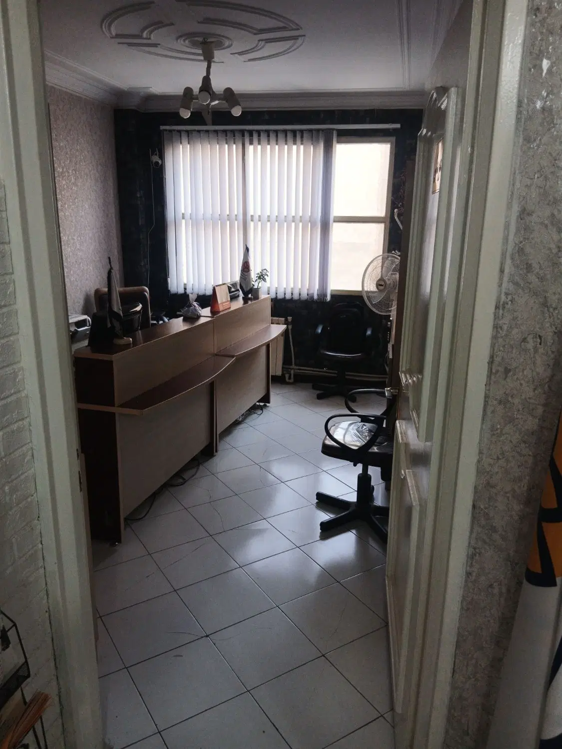 یک اتاق از یک واحد تجاری یوسف اباد