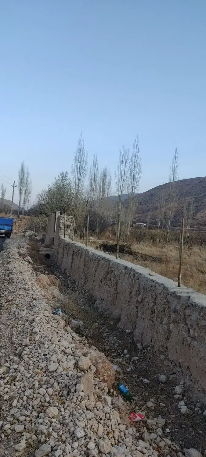 باغچه مجن کنارجاده آبشار