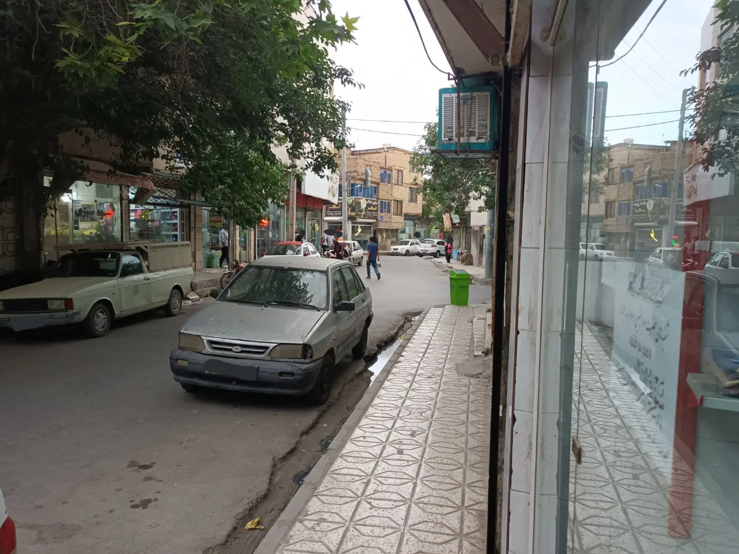 آپارتمان همکف با مغازه