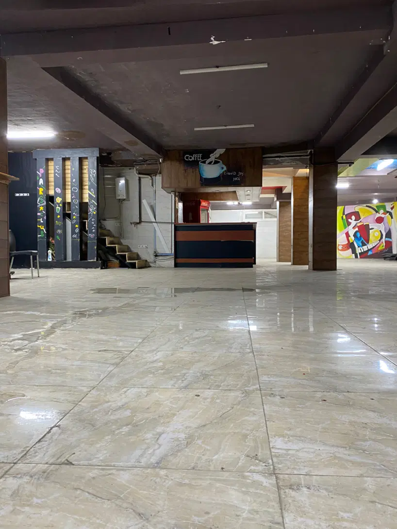 زیرزمین تجاری