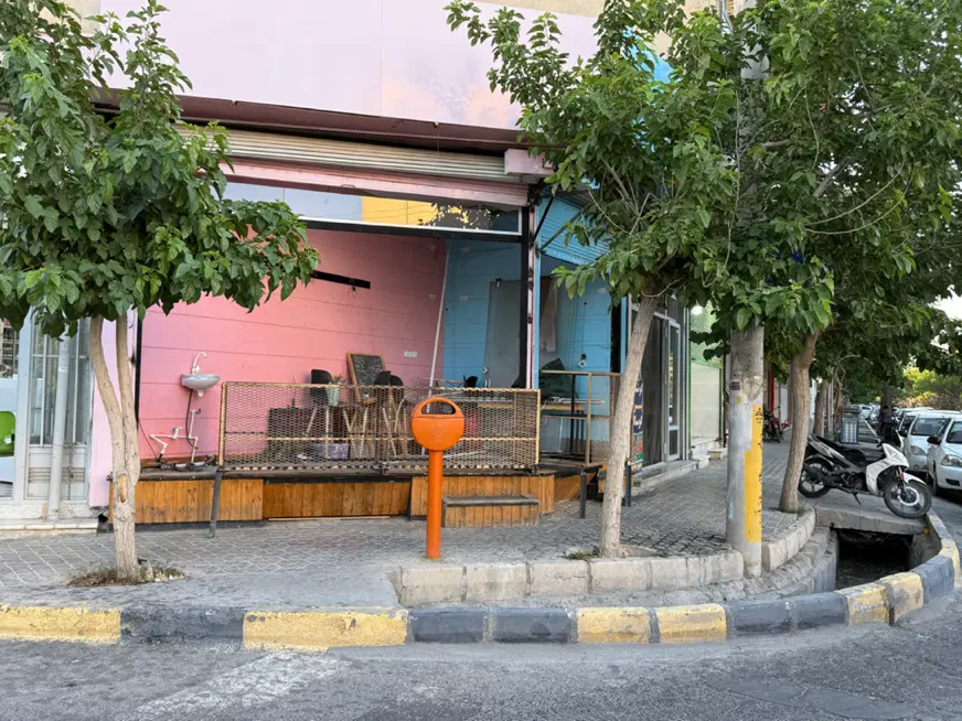 مغازه سر چهراه باهنر