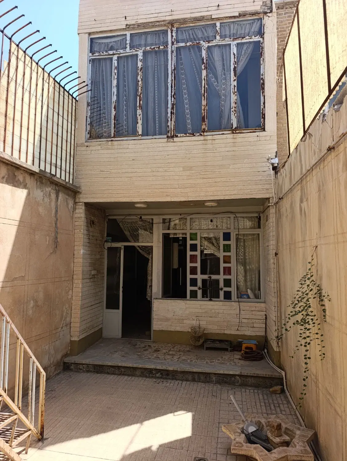 رهن و اجاره ملک ویلایی دوطبقه