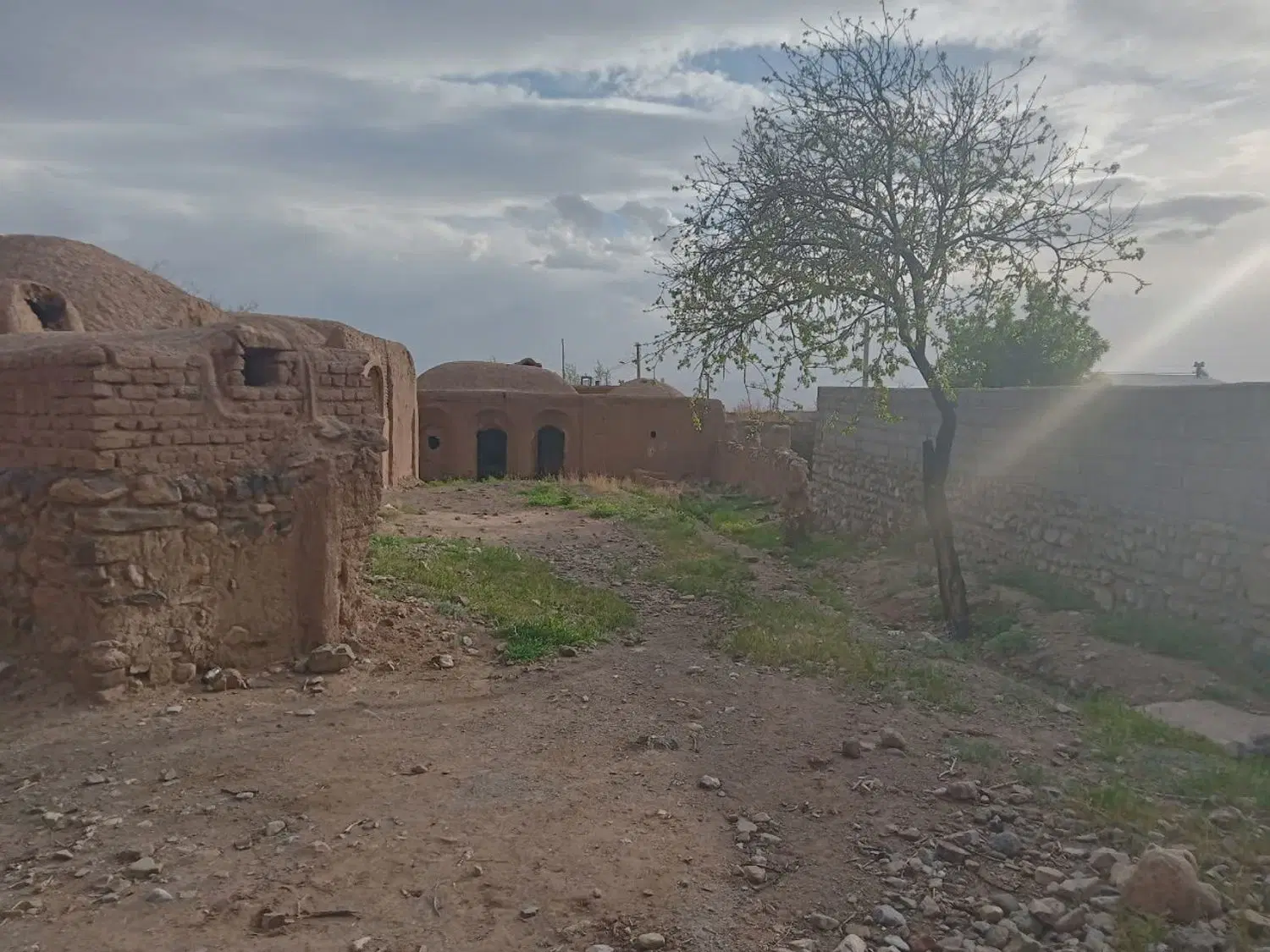 زمین فروشی