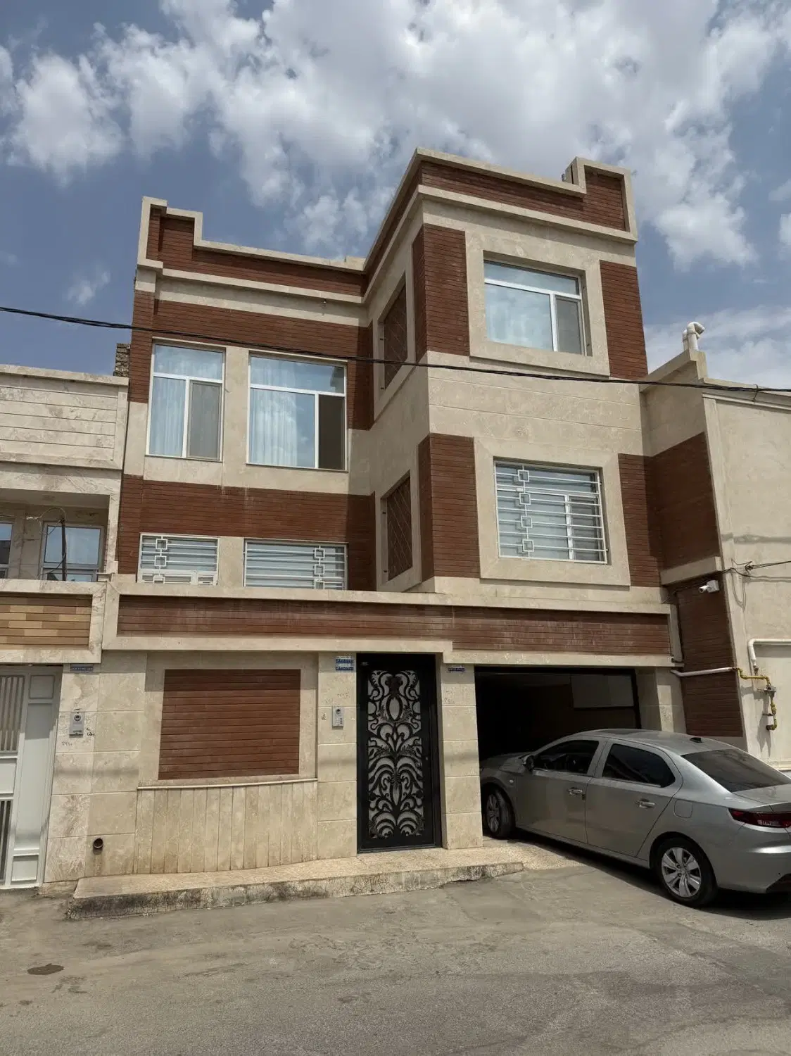 منزل سه طبقه بلوار دشتی
