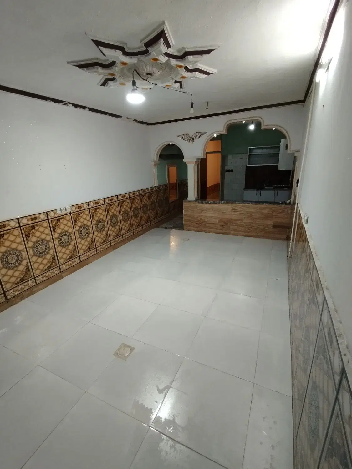 طبقه همکف راه جدا