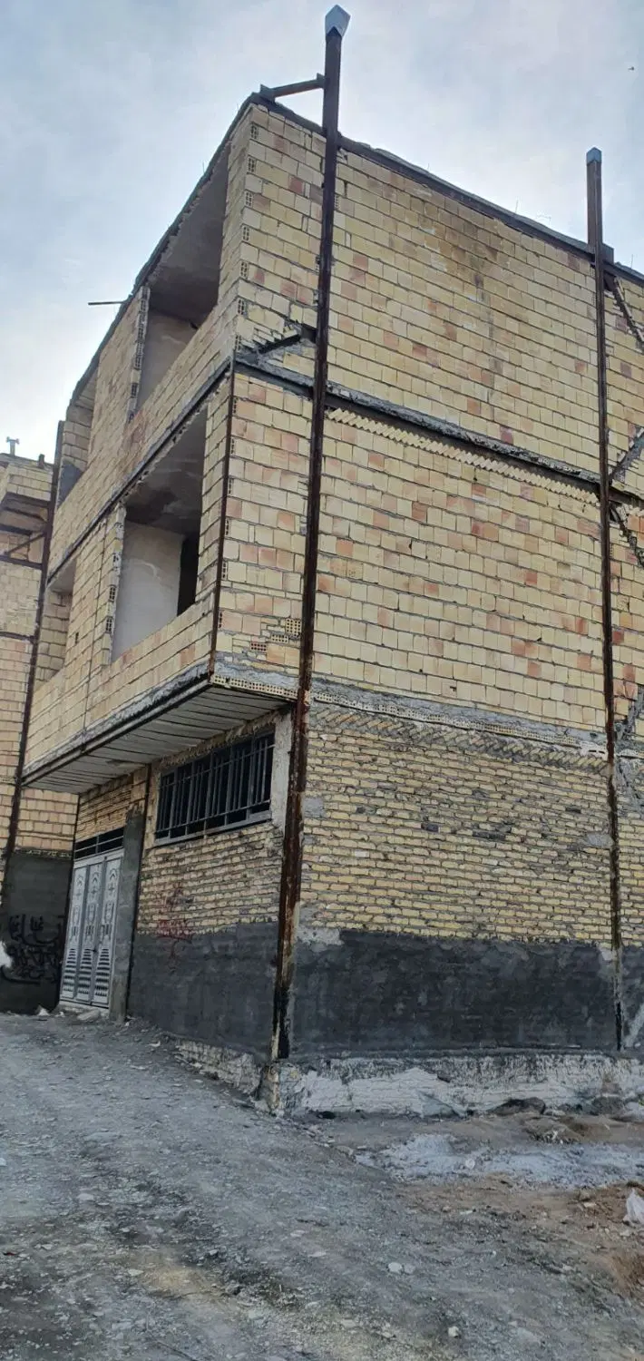 یک واحد آپارتمان مسکونی طبقه دوم باغون اباد