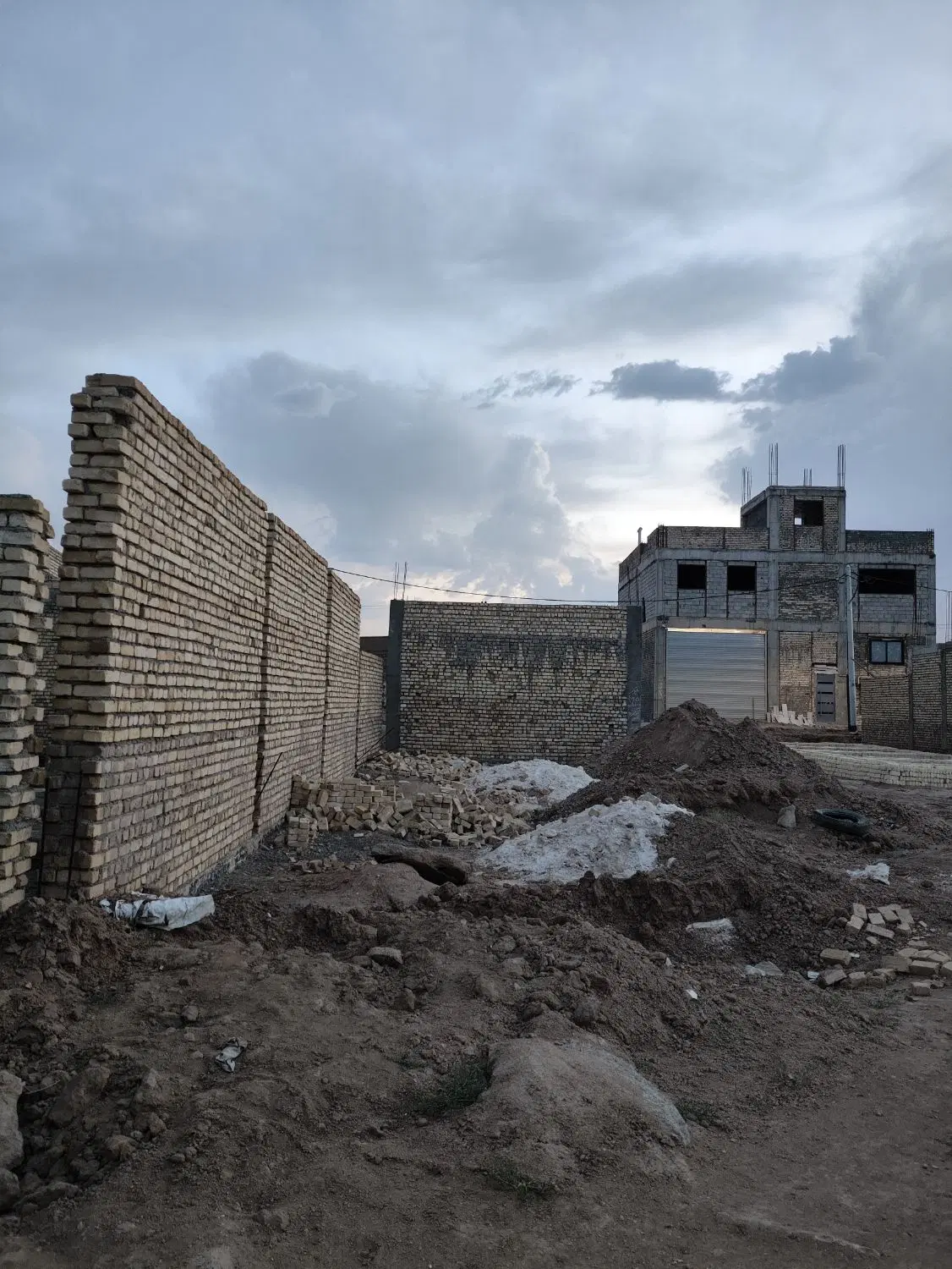زمین 120 متری خیابان کارگر