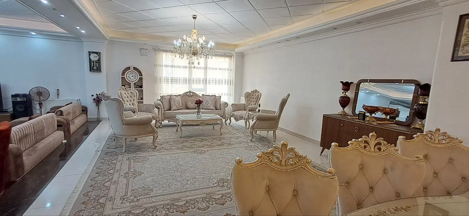 ۲۰۰ متر پشت شهرداری