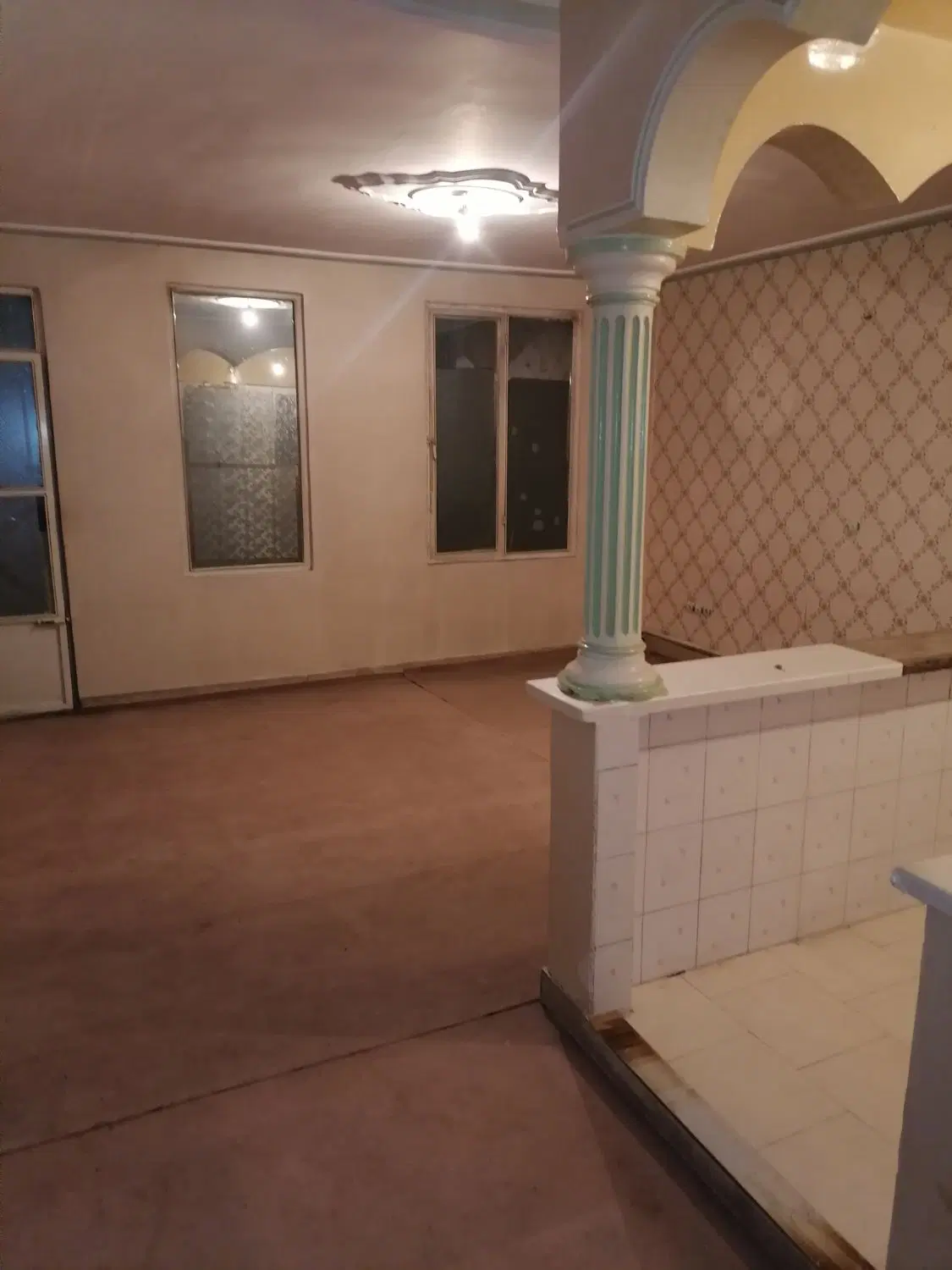 اجاره آپارتمان حصارک بالا دو خواب 85 متری