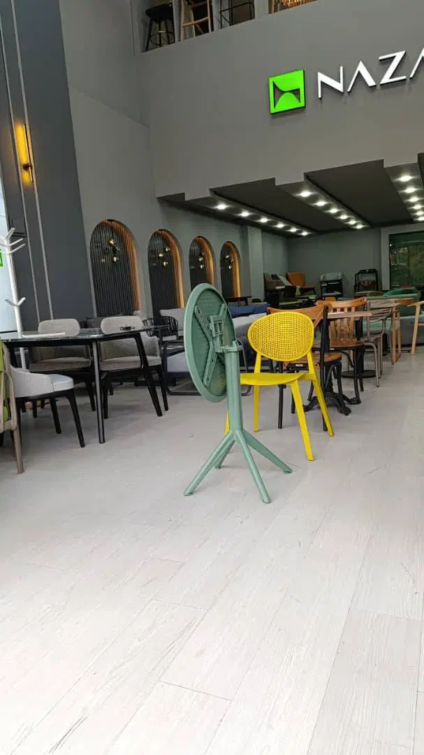مغازه ۲۰۰متری فلت _مهرشهر_براصلی بلوارارم_