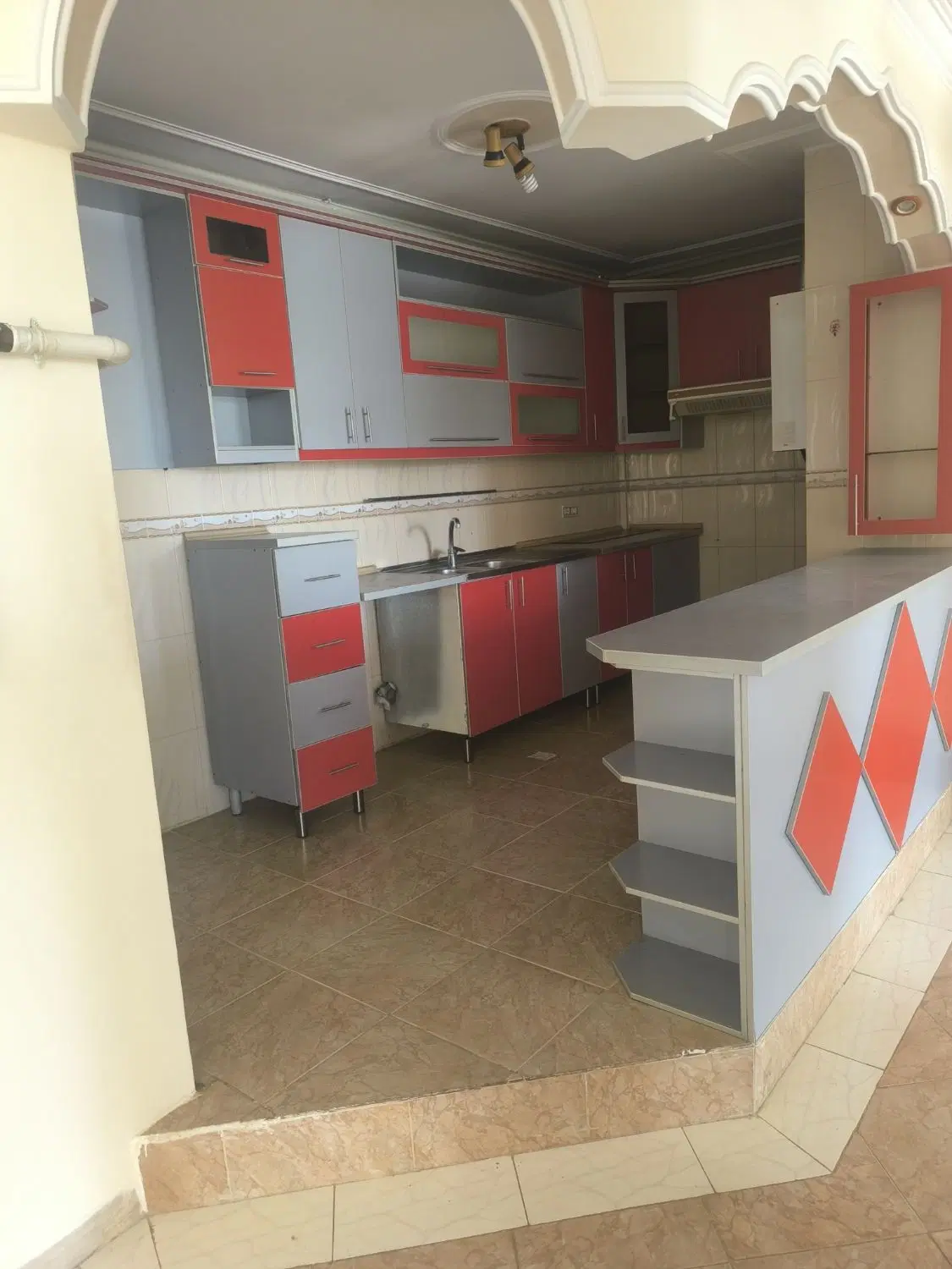 فروش یک واحد اپارتمان ۹۸ متری