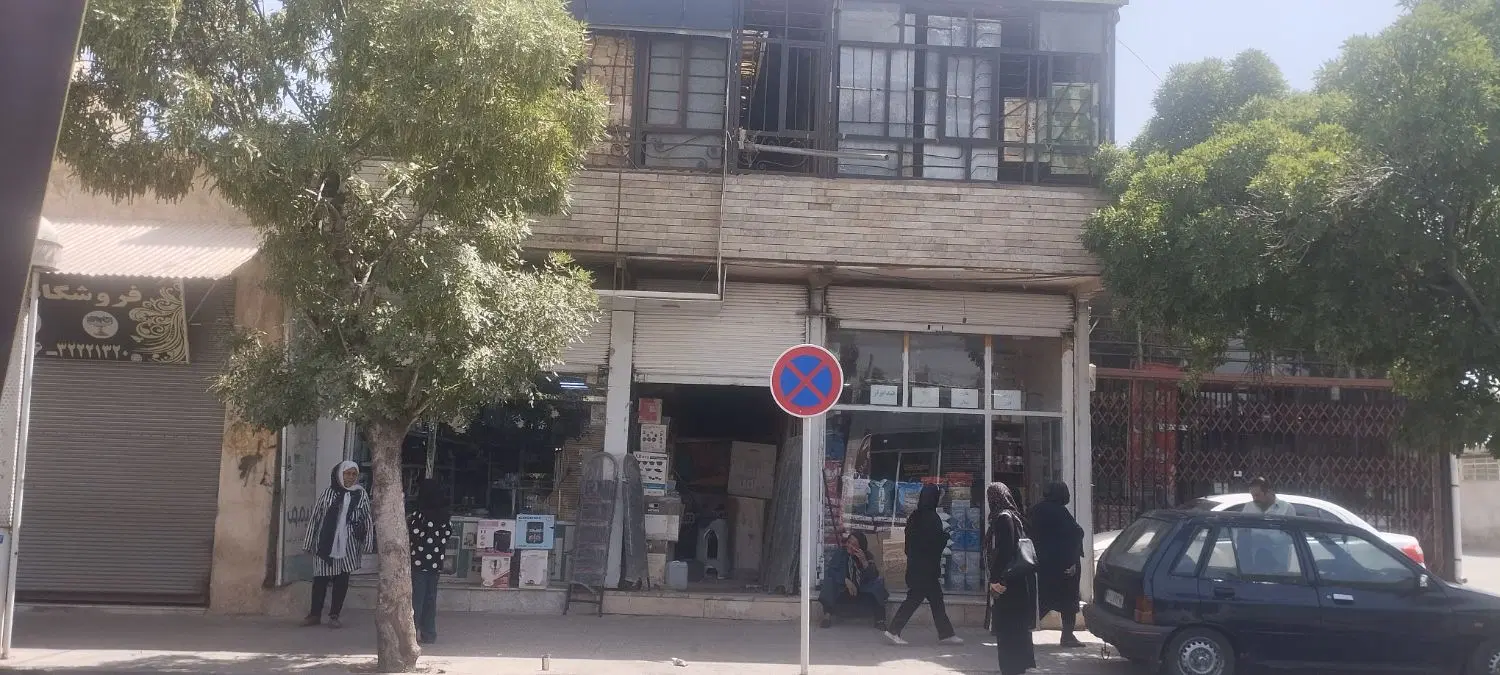 فروش دو دهنه مغازه تجاری