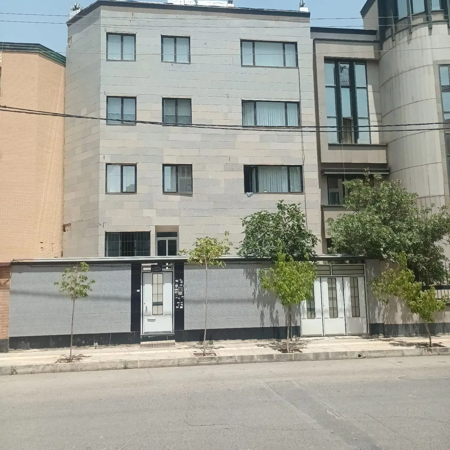 آپارتمان ۷۵ متری واقع در کمال اباد