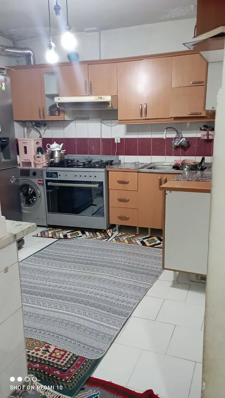 واحد مسکونی حسن آباد جنب بازار روز ۶۰ متر