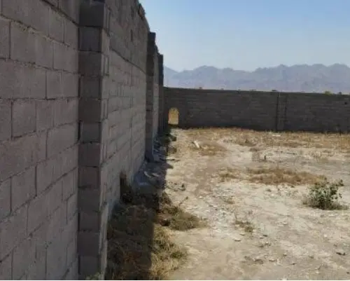 زمین چهار دیواری