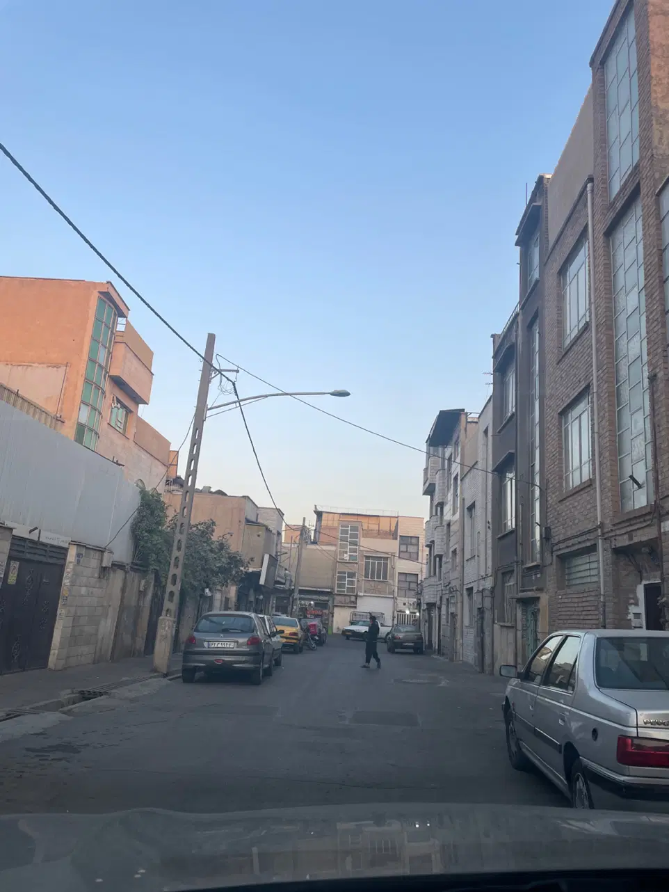 خانه کلنگی باغ آذری همجوار بازار بلورفروشها
