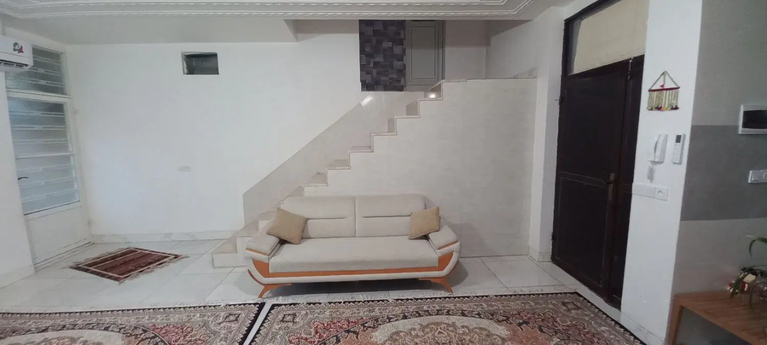 فروش طبقه دوم،