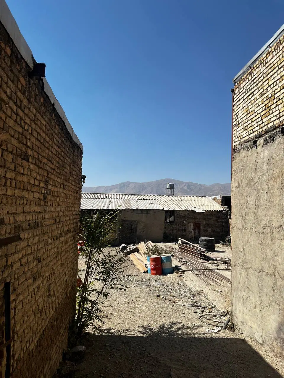 گاراژ 900 متری