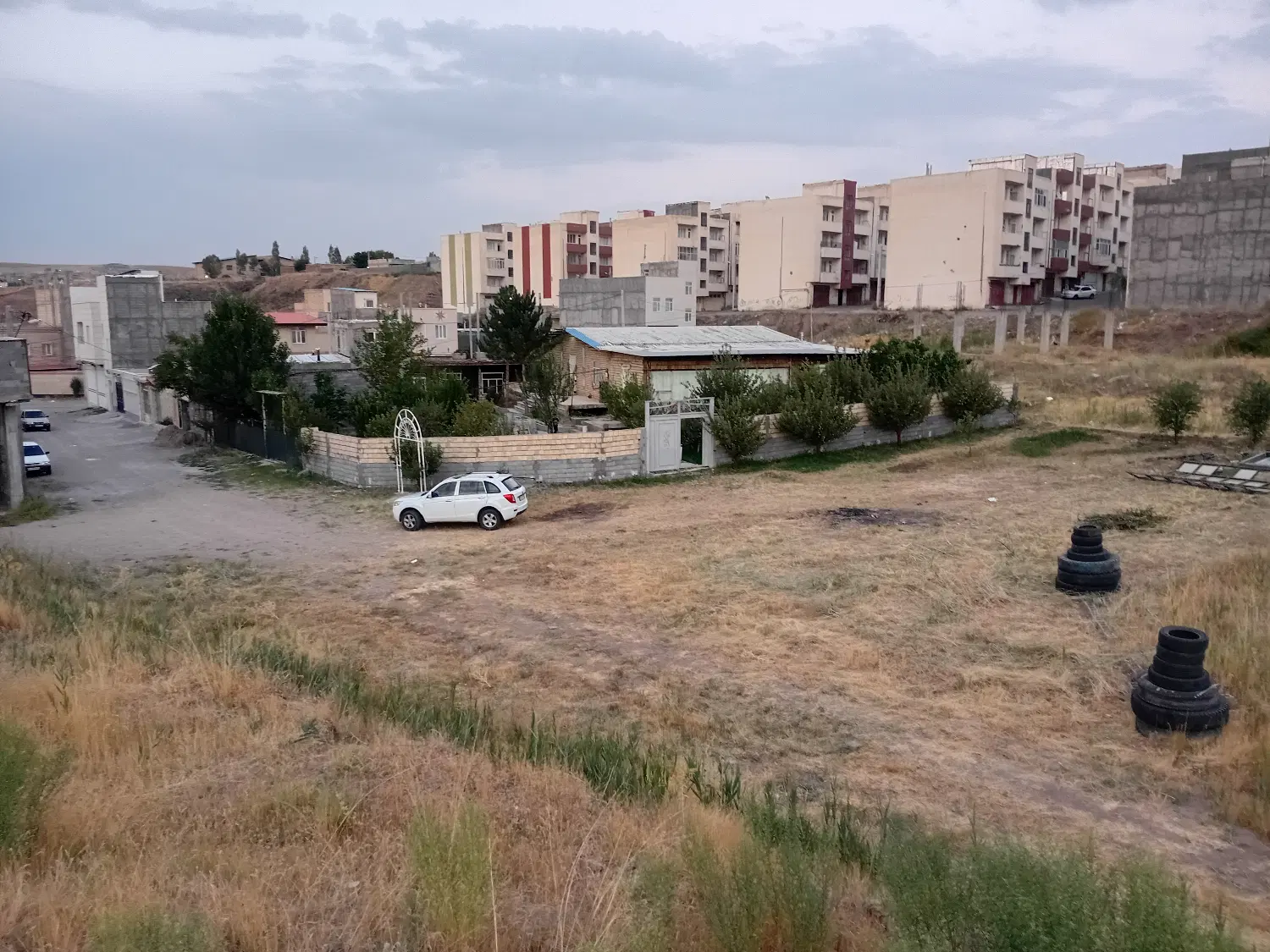 خانه باغ داخل شهر