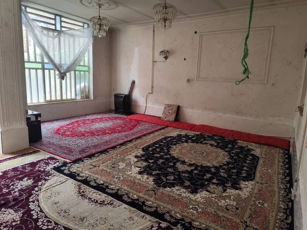 خانه ویلایی137متری تک برگ سند دارای پارکینگ 2خواب