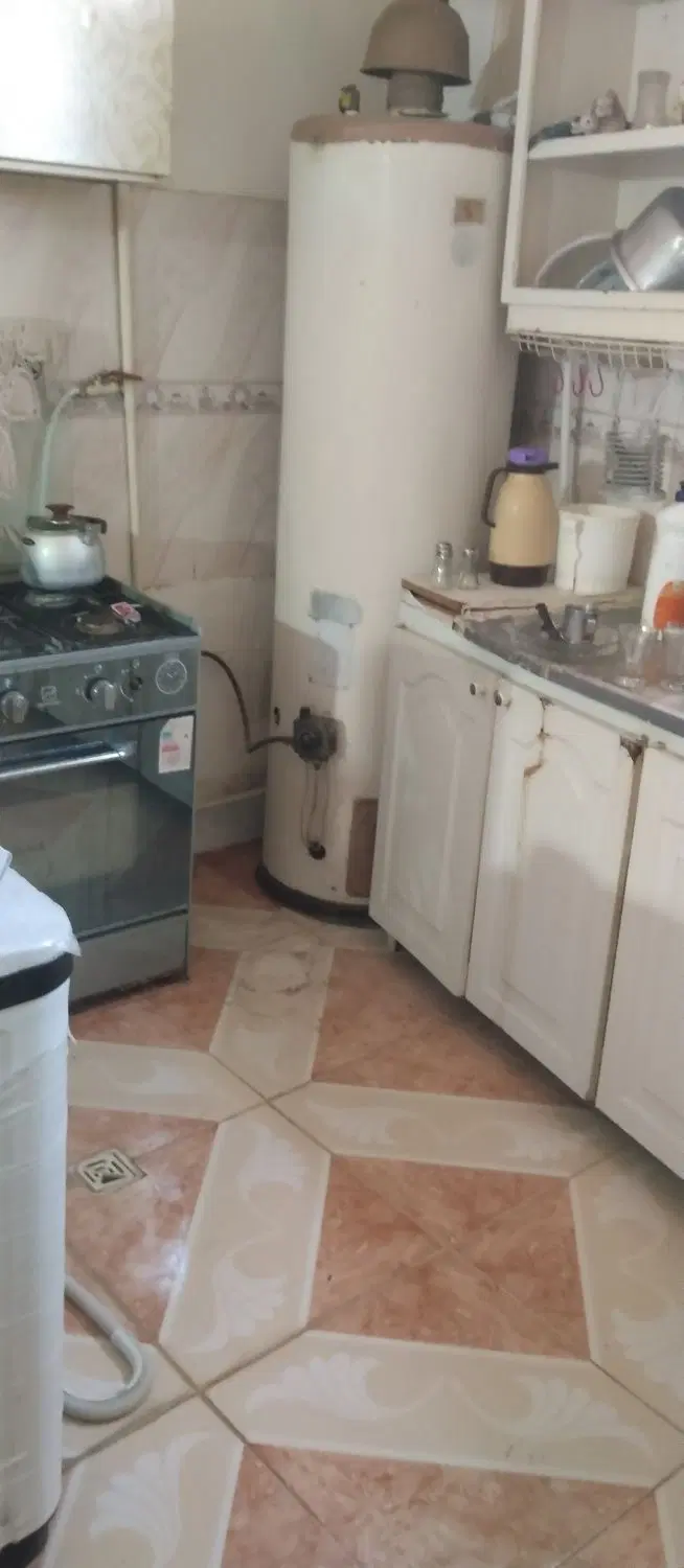 خانه شهرک شیرین دارای ۵ پلاک ۱۷