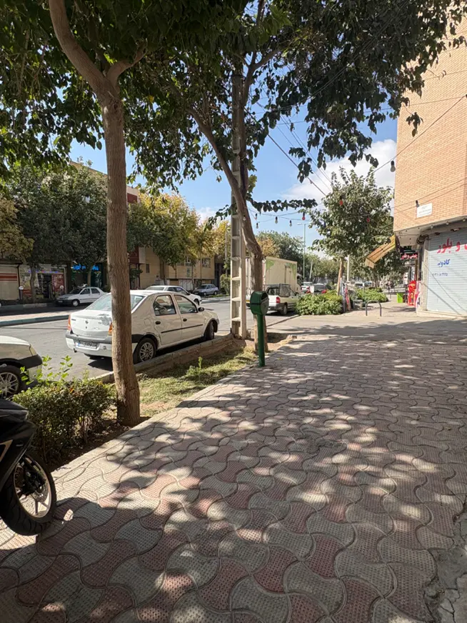 مغازه خیابان۲۲بهمن