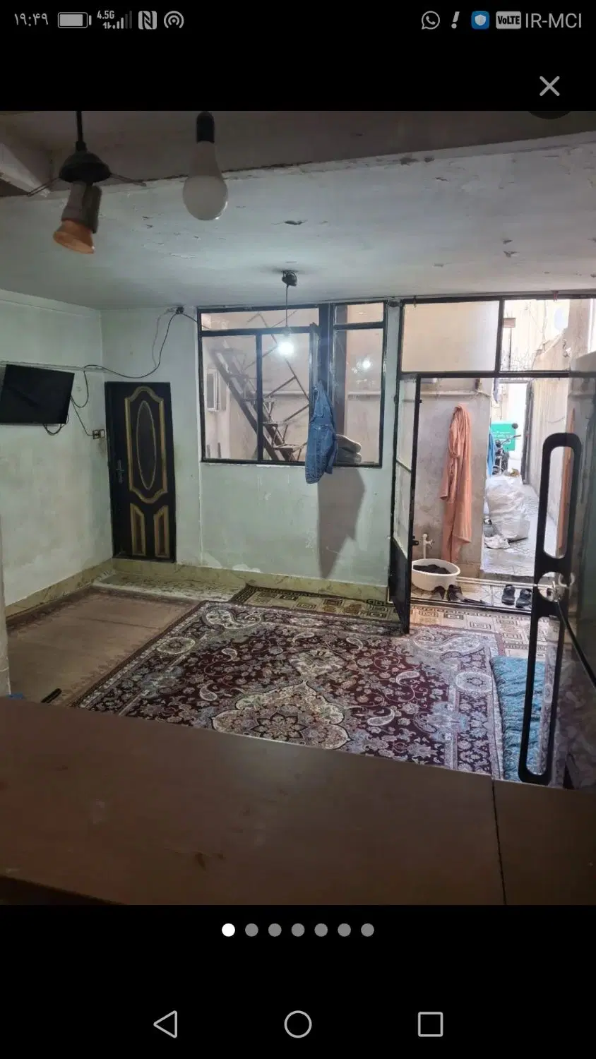 خانه دربستی. یک طبقه ونیم