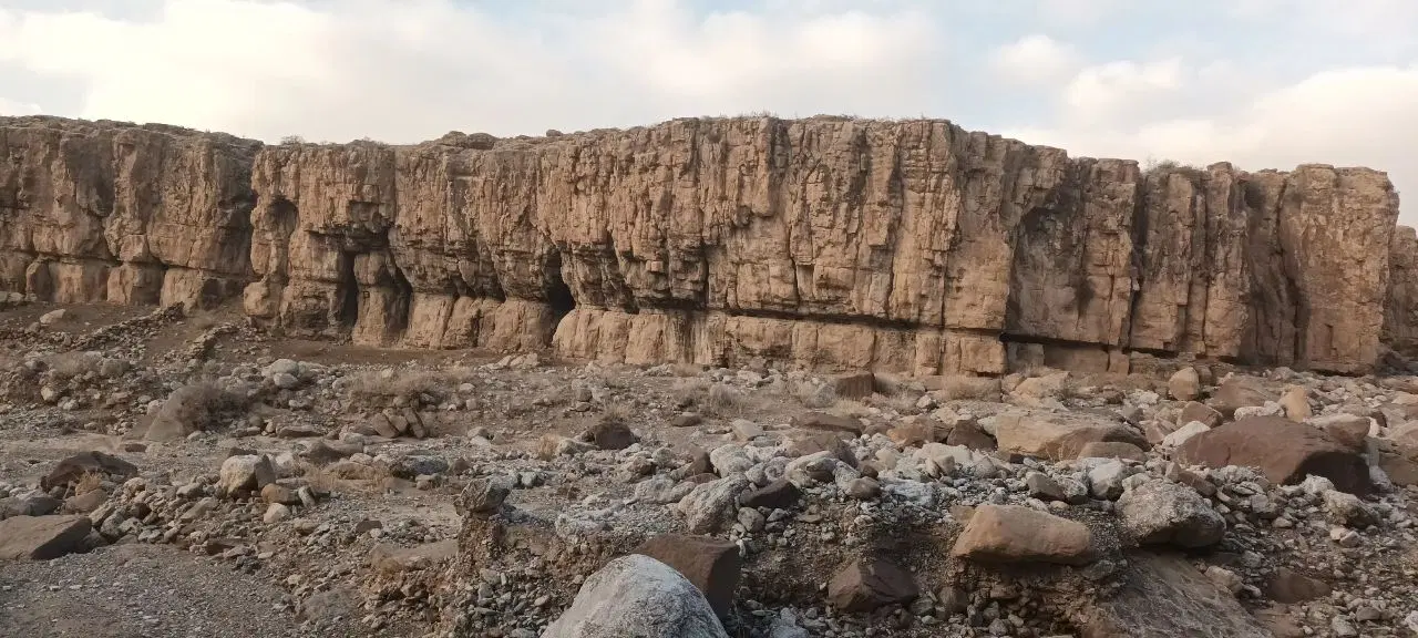 فروش معدن سنگ دارای مستاجر ۲۰۰میلیونی