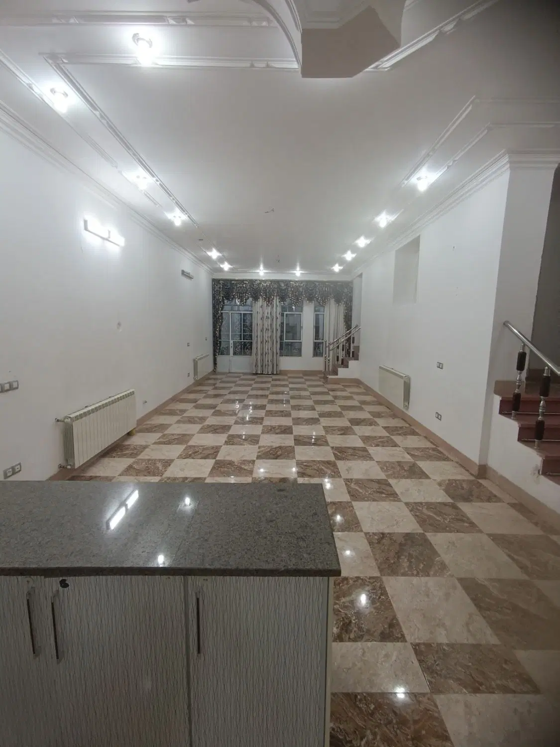فروش خانه جنوبی با پارکینگ بزرگ و3اتاق