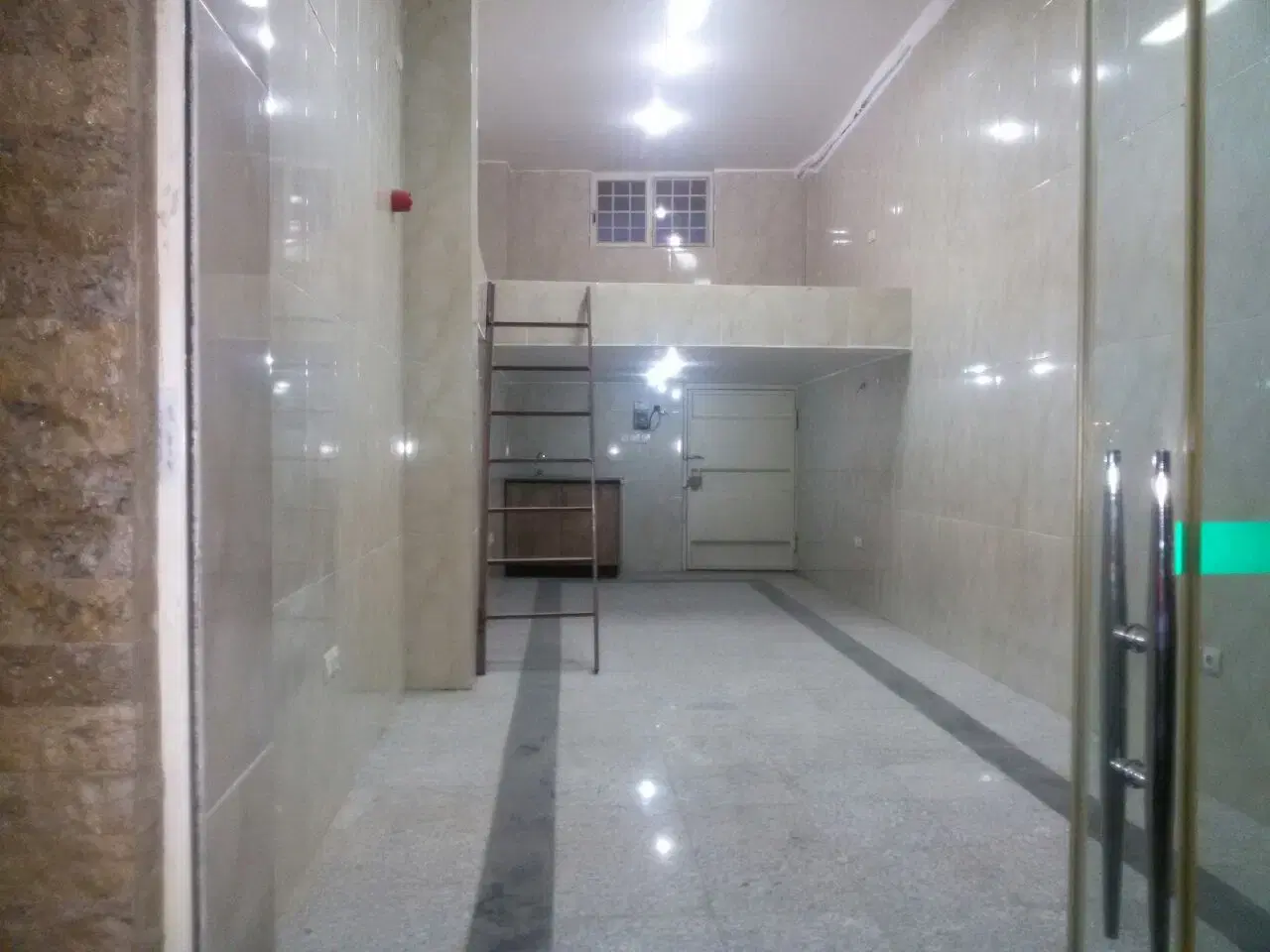مغازه ۳۰  متری اجاره خرازی