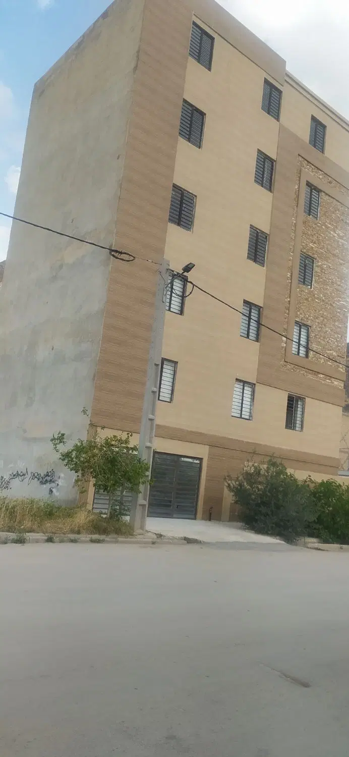 زمین تجاری و مسکونی