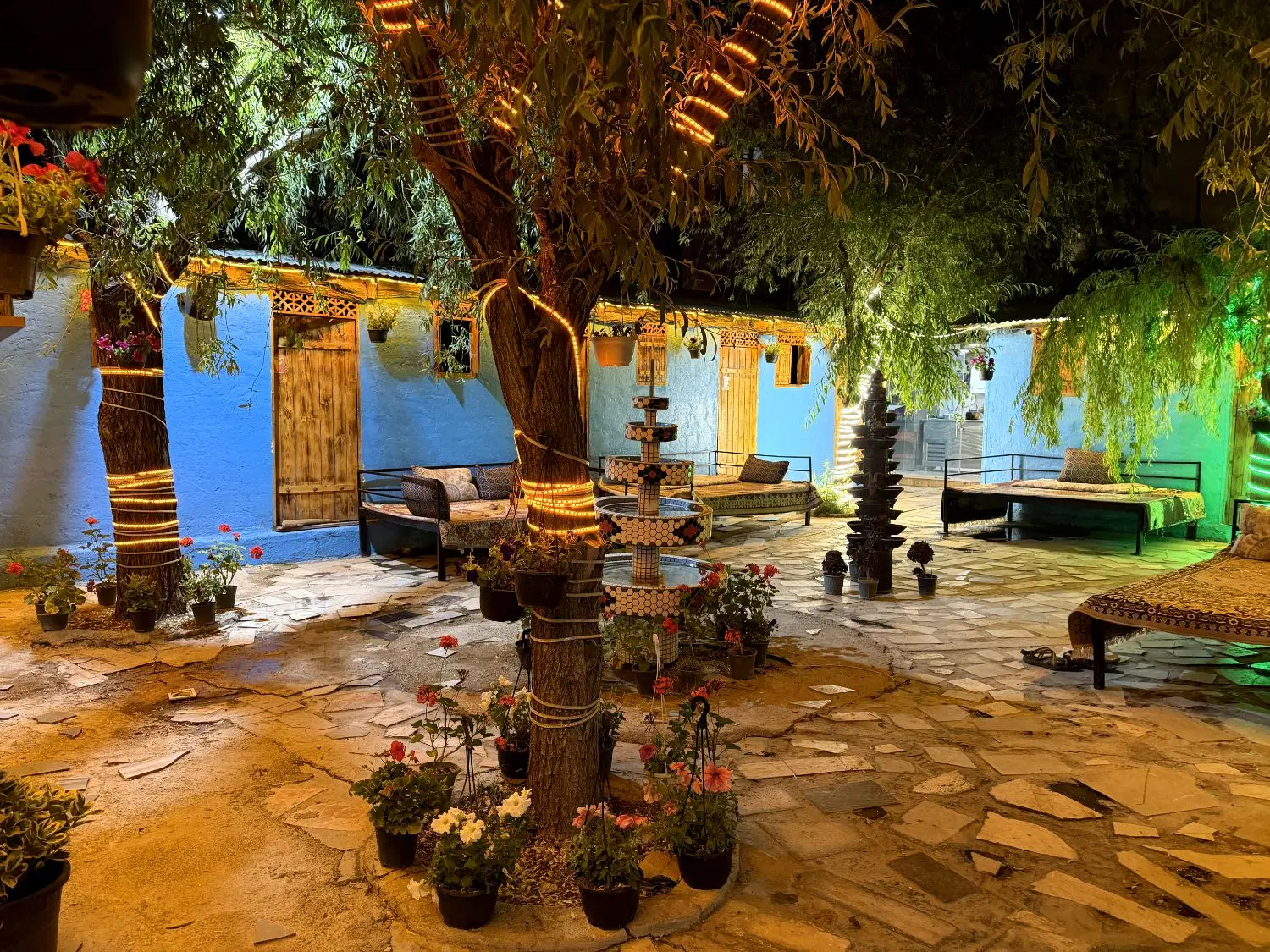 اقامتگاه سنتی آرت