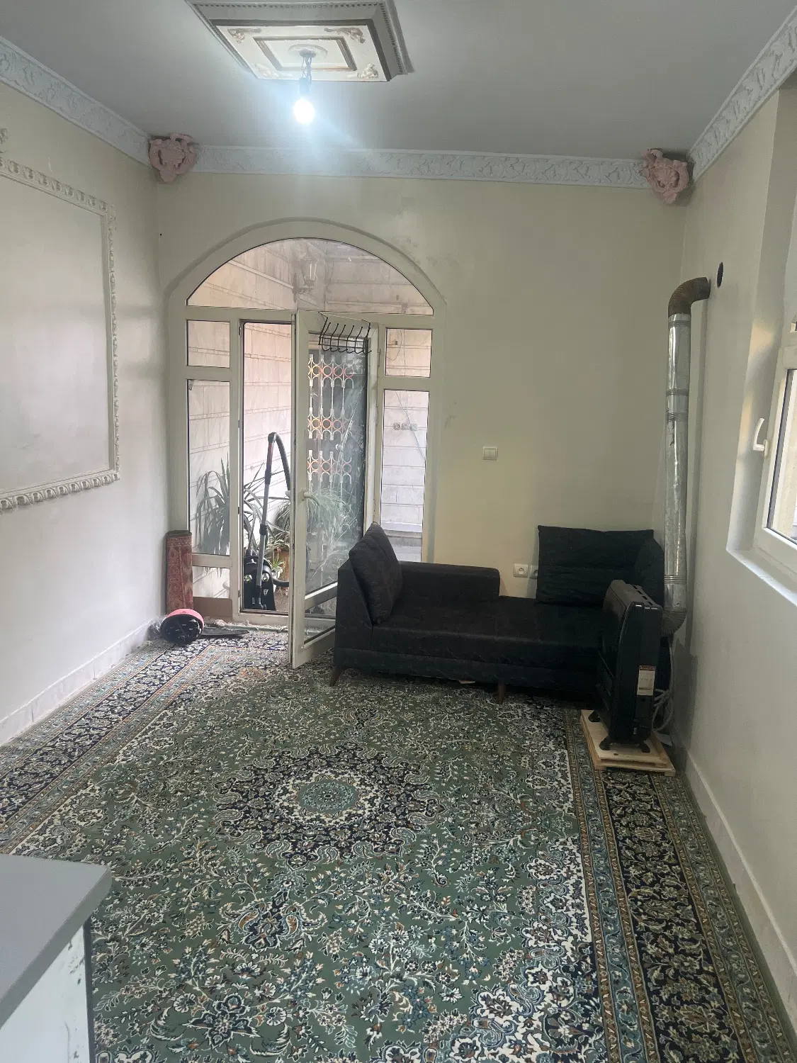 خانه حیاط دار نقلی ۳۵ متری
