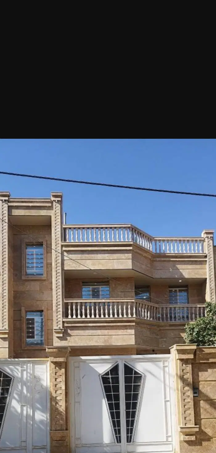 ویلایی دوطبقه درب حیاط ورودی جدا