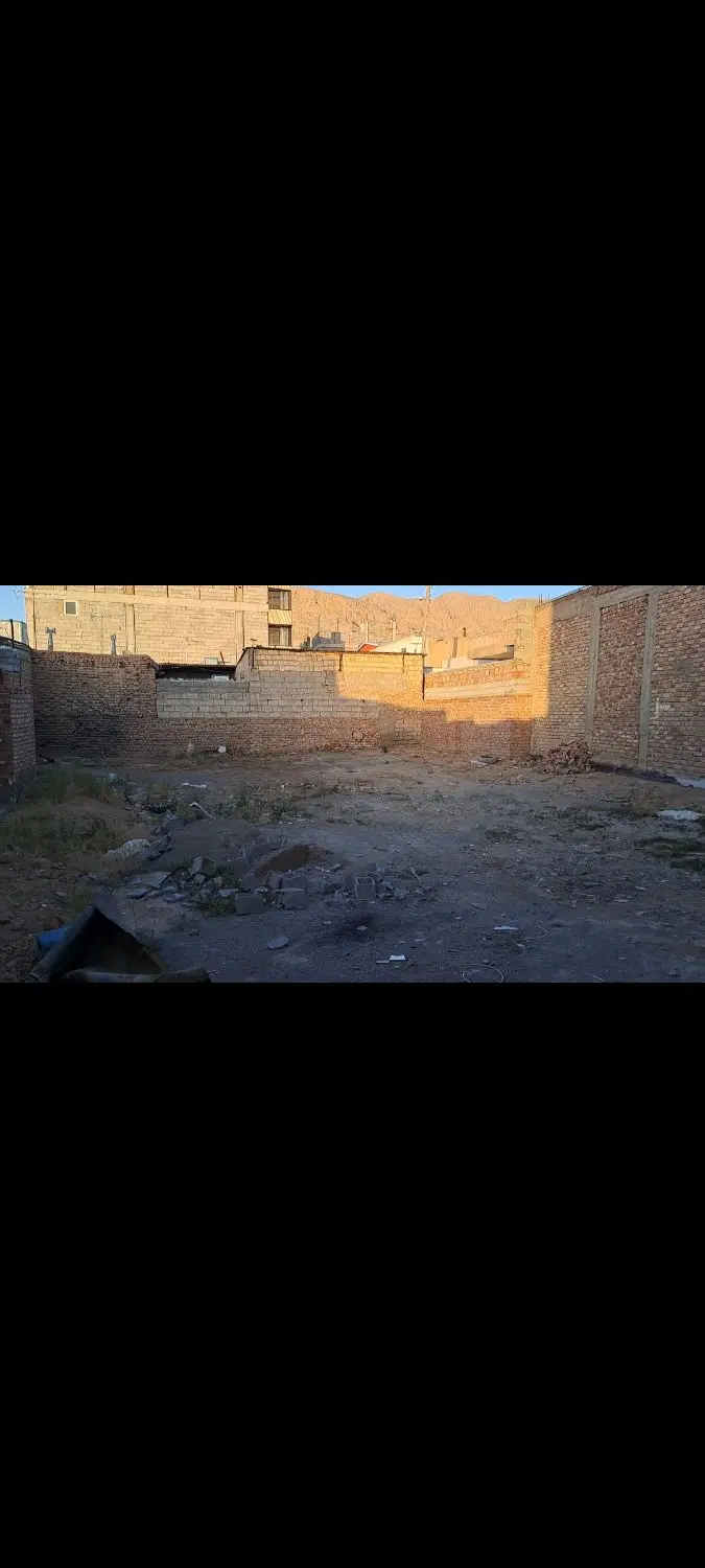 زمین اجاره ای خیابان زریسف حصار شده
